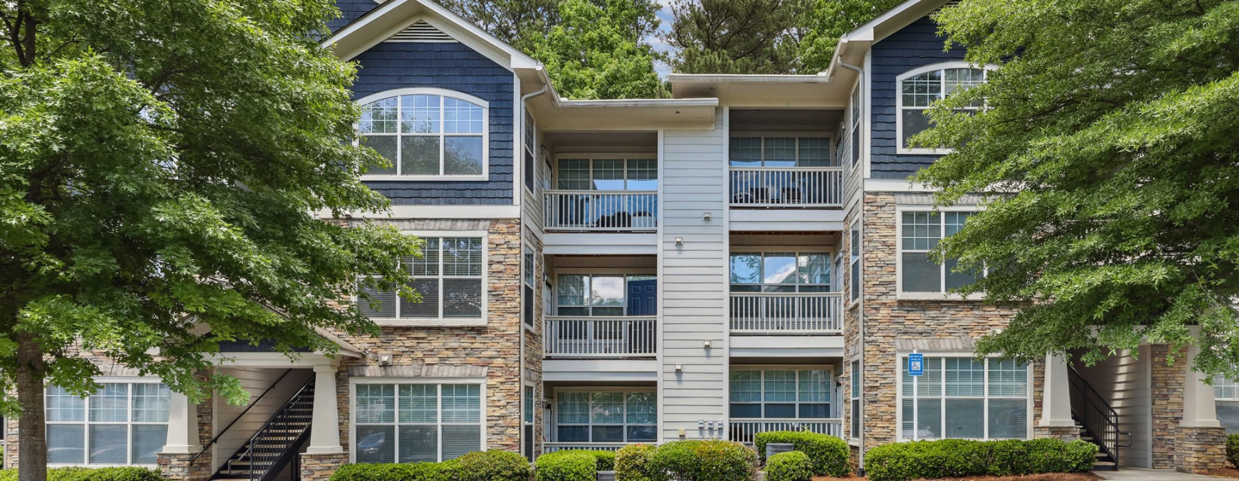 parking in front of Anderson at Clairmont apartments